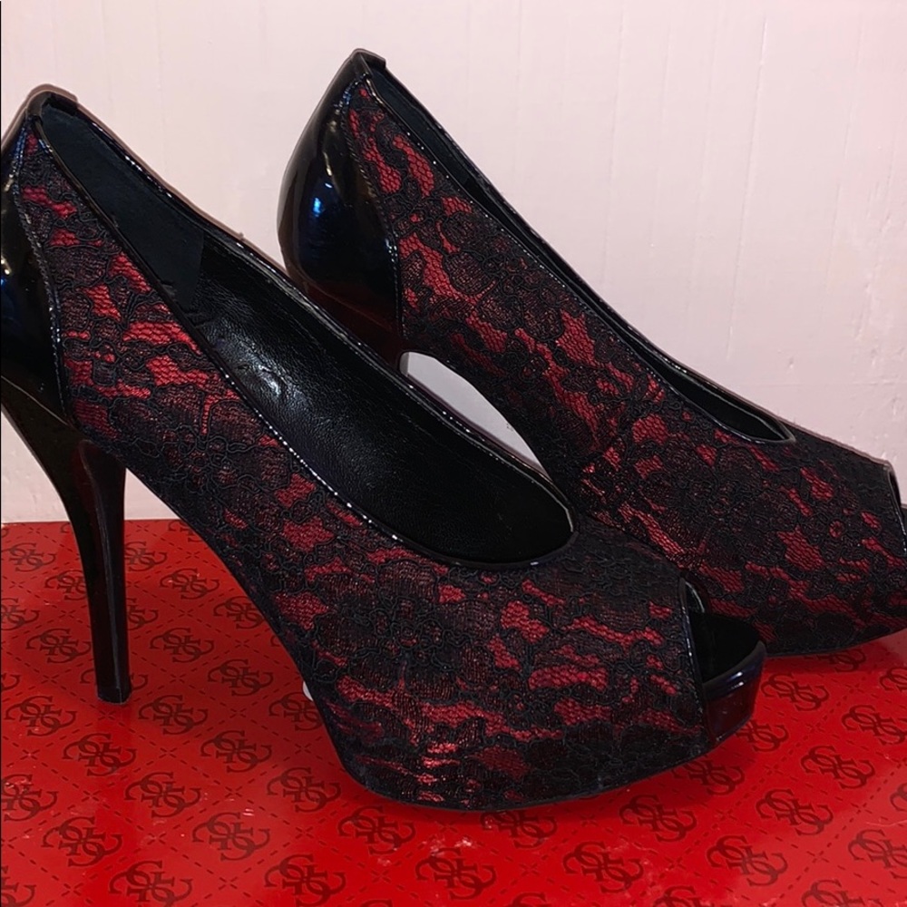 Guess red and black heels 👠